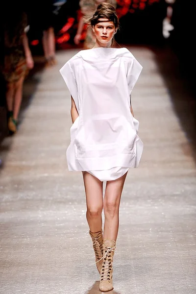 Look 11